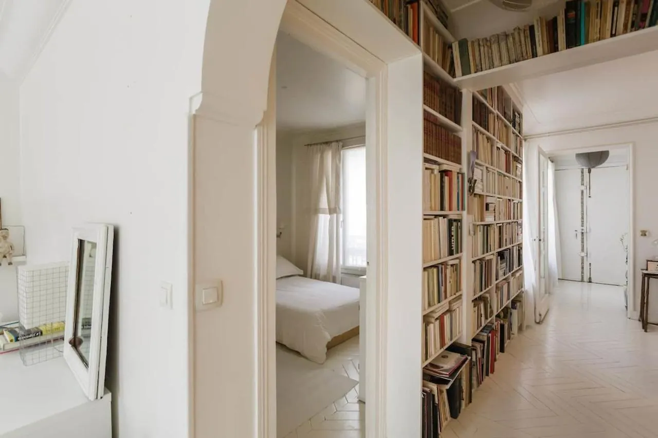 Appartement Spacious T2 Boulevard Beaumarchais Parijs